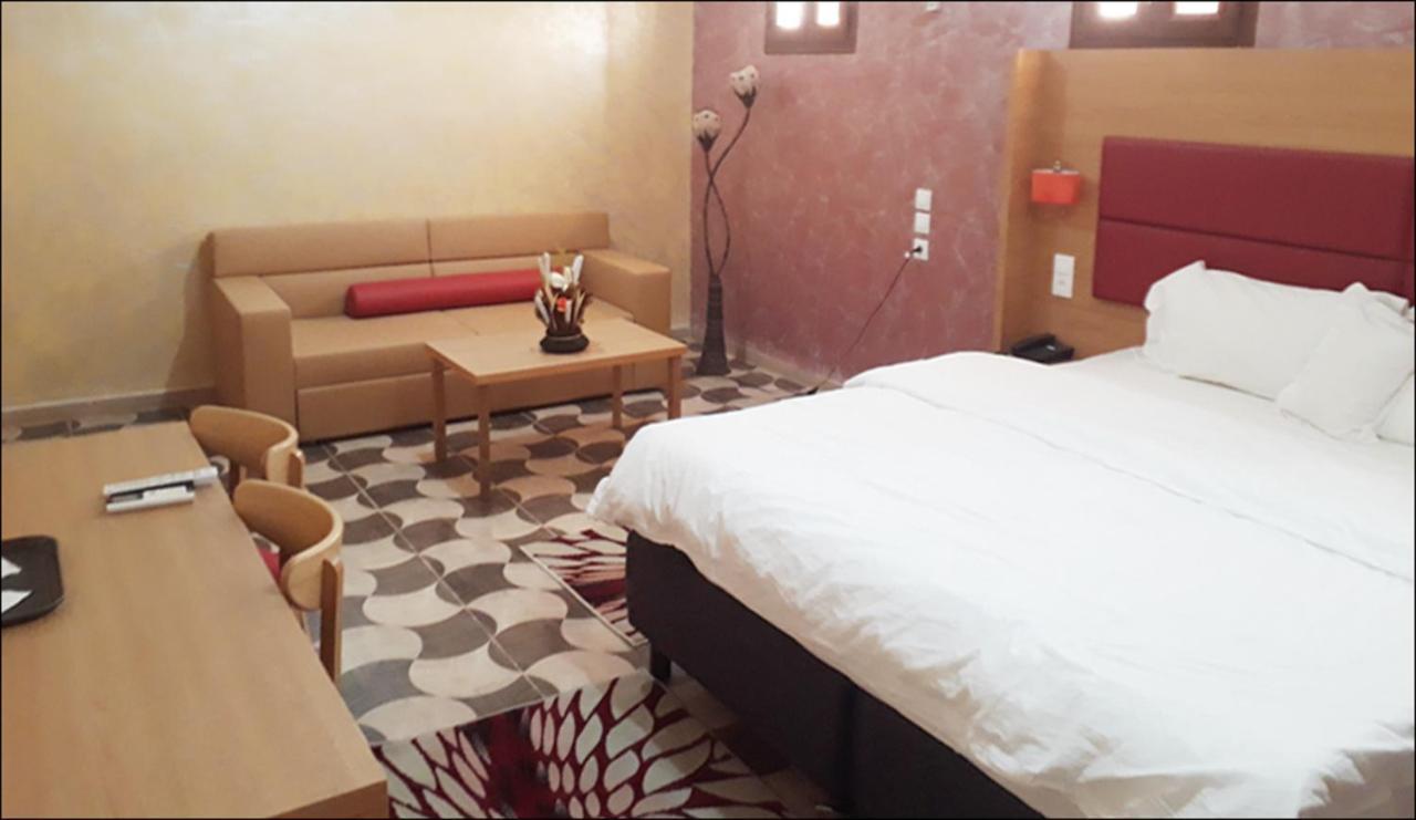 Takialt Hotel Adrar Bagian luar foto