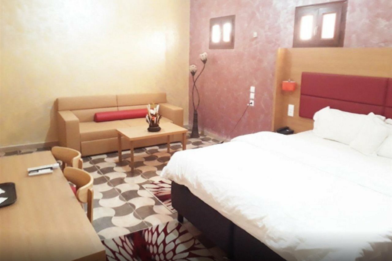 Takialt Hotel Adrar Bagian luar foto